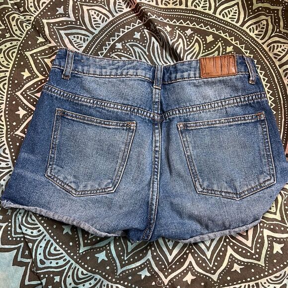 FB Sister High Waist Jean Shorts - Picture 3 of 3